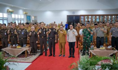 Bupati Eka Putra Gaungkan Sinergi dan Integritas untuk Tanah Datar Maju
